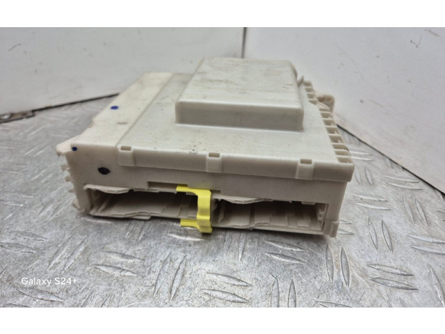 Pojistková skříňka 8273030B61, 703290009 Lexus GS 300 350 430 450H 2008