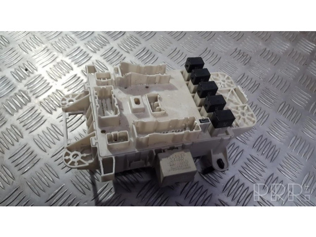 Блок предохранителей 0323, 1.F.19 Toyota RAV 4 (XA20)