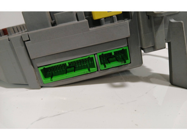 Блок предохранителей A000011 Honda Accord