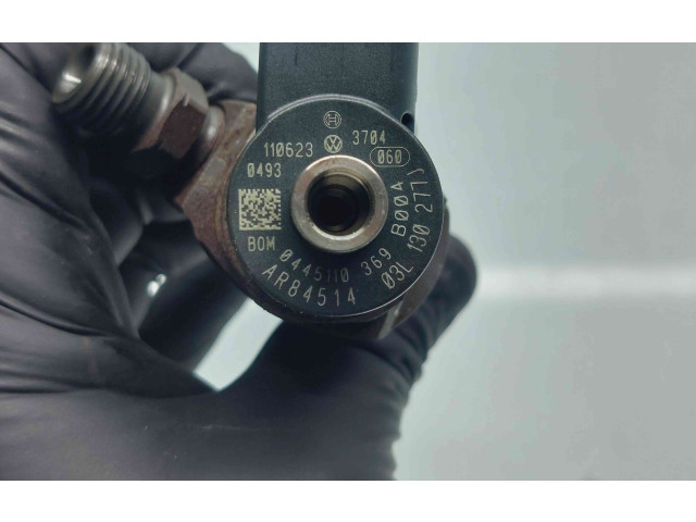 Форсунка 03L130277J    Volkswagen PASSAT B7   