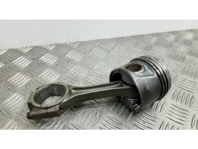 Píst V200, 038J Audi A3 S3 A3 Sportback 8P pro Jiný motor 0.0