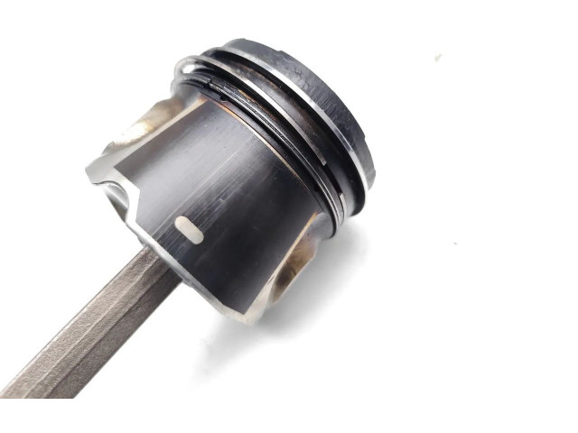 Поршень с шатуном D5204T2 D5204T2 Volvo V70