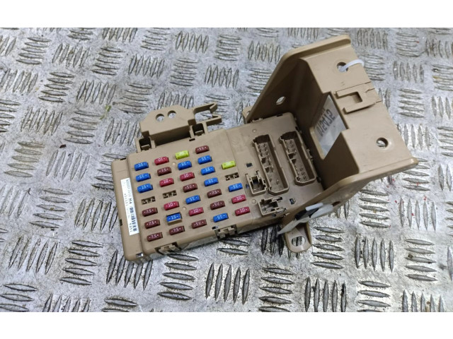 Блок предохранителей     Subaru Forester SF    