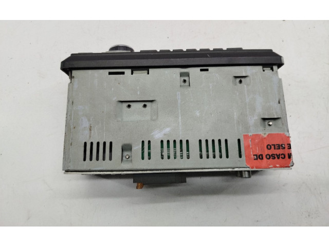 Радио/ проигрыватель CD/DVD / навигация    Renault Clio I       