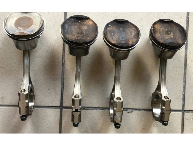 Píst 37090 Toyota RAV 4 (XA30) 3ZR-FAE