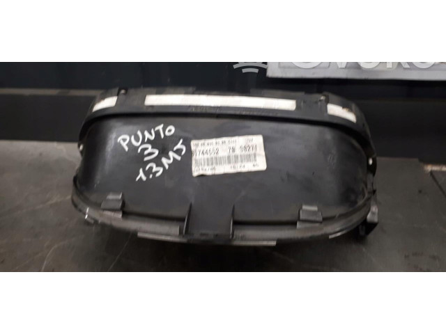 Přístrojová deska Fiat Punto (188) 2004 51744552