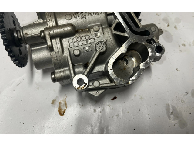 Масляный насос   04E115109S  Volkswagen Jetta VII 