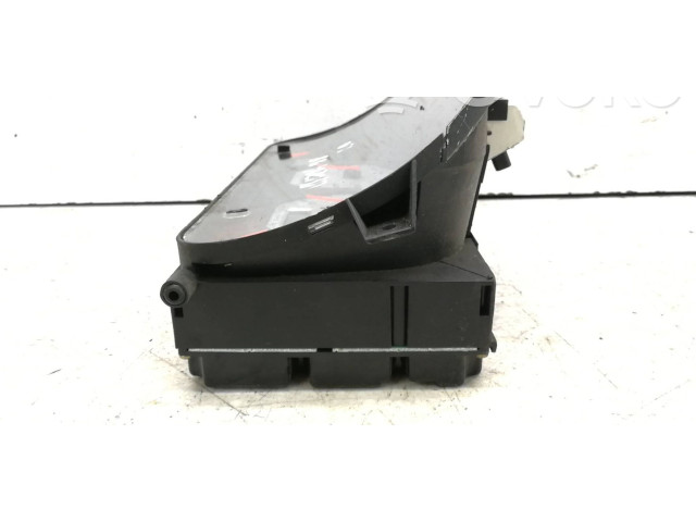 Přístrojová deska Volkswagen Caddy 1996 87001323, 88311235