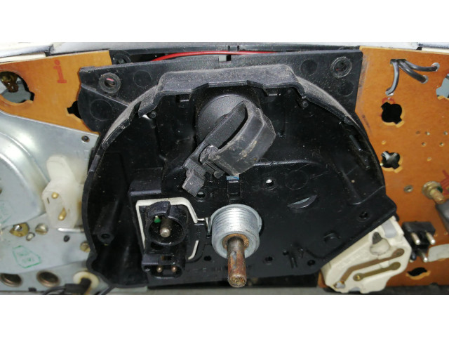 Přístrojová deska Mercedes-Benz E W124 1990 1244409111, 1245421116