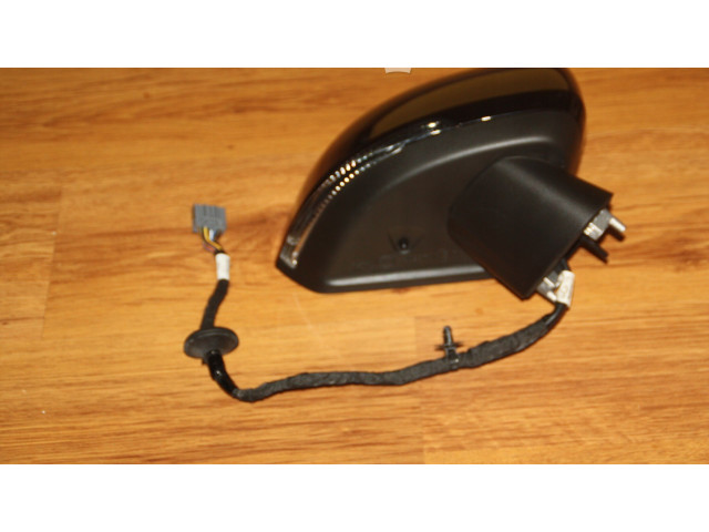 Зеркало электрическое Volvo XC40 - года