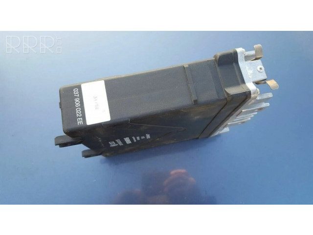 Блок управления двигателя 037906022EE Audi 80 90 B3