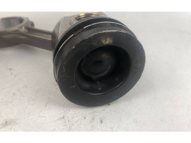 Поршень с шатуном 04LA, 011A Volkswagen Golf VII