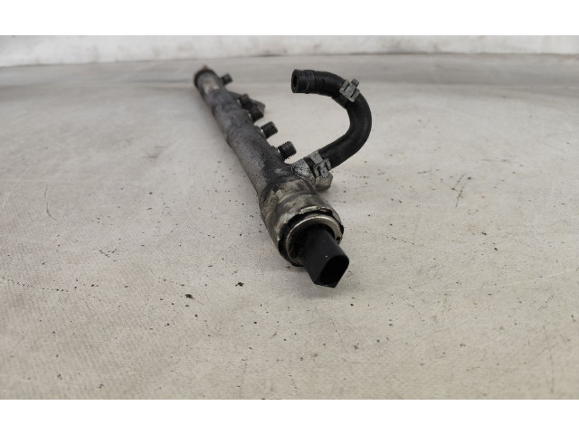 Топливная рампа 03L130089R   Audi A1  