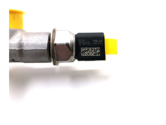 Vstřikovací lišta 04L906054F Audi A4 S4 B9