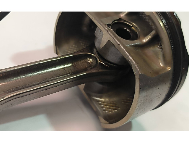 Шатун  2FAW    Maserati Quattroporte  