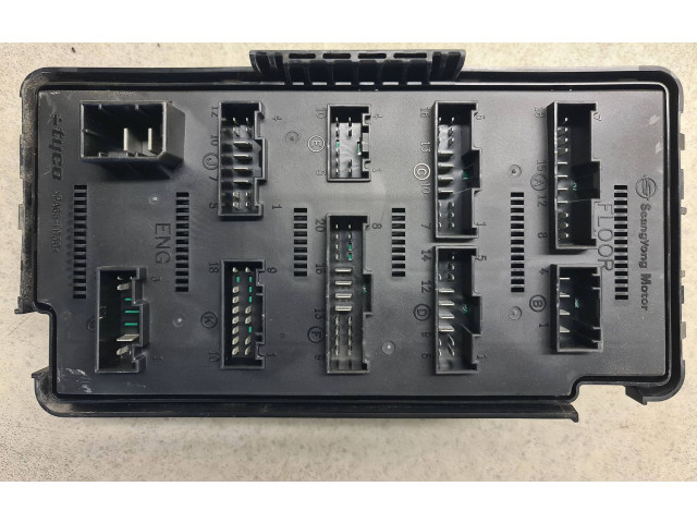 Блок предохранителей 8231009120, 06C28N SsangYong Kyron