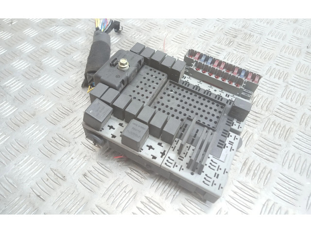 Блок предохранителей 9033027   Volvo S80