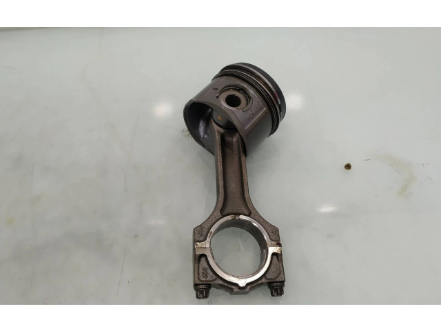  Поршень с шатуном    BMW X3 E83 для дизельного двигателя 2.0