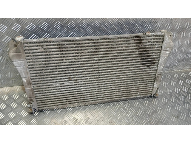 Интеркулер     Toyota Avensis T270 2.0