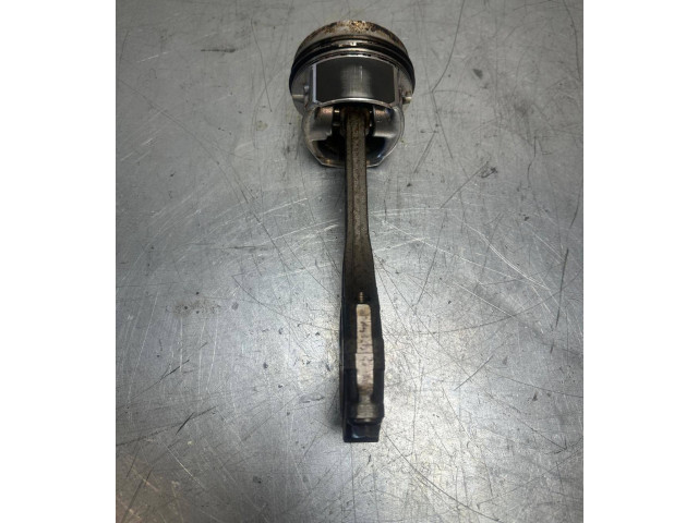 Поршень с шатуном AAA 021e Volkswagen Golf III