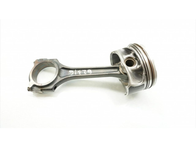 Píst A2701617, 270.910 Mercedes-Benz A W176 pro benzínový motor 1.6 A 180