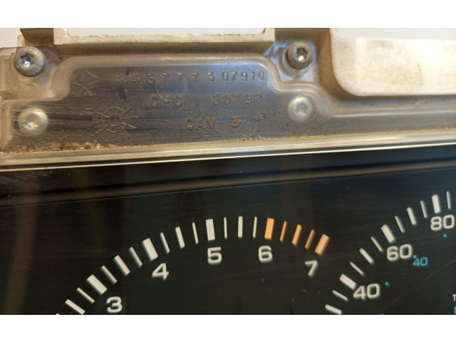 Přístrojová deska Chrysler Voyager 04685629