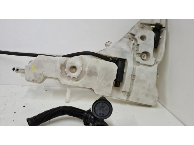 Бачок оконной жидкости