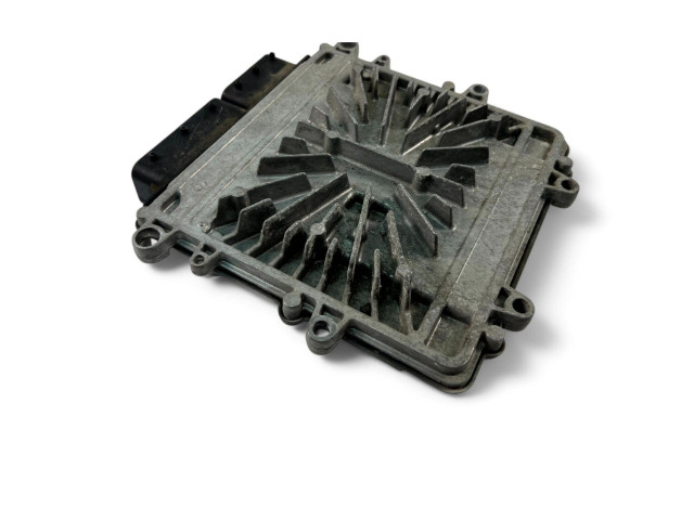 Блок управления двигателем Блок управления 30785100AB, 0281012765   Volvo V70