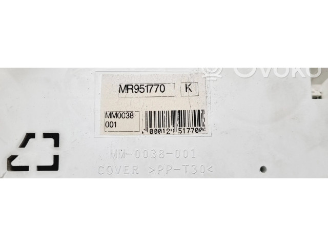 Комплект блоков управления MR951770, MM0038001 Mitsubishi Colt