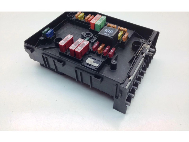 Блок предохранителей 1K0937125B Volkswagen Golf Plus