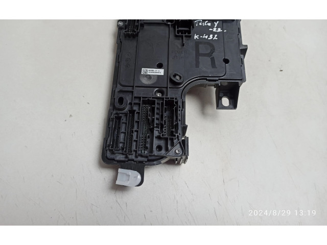 Блок комфорта 165765001A Tesla Model Y