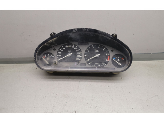 Панель приборов 62118357427, 8357427   BMW 3 E36       