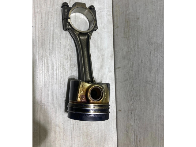 Поршень с шатуном cxx Skoda Octavia Mk3 (5E)