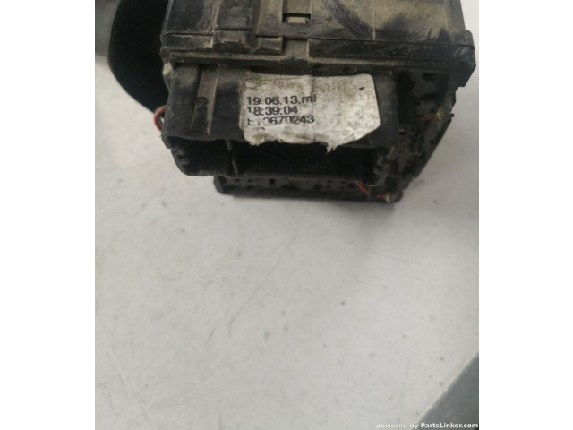 Ручка стеклоочистителей 10670243 Dacia Lodgy