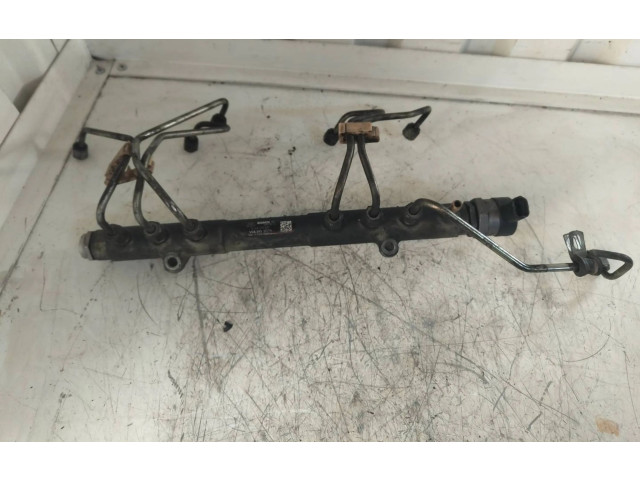 Топливная рампа 30757146, 000730L3   Volvo V70  