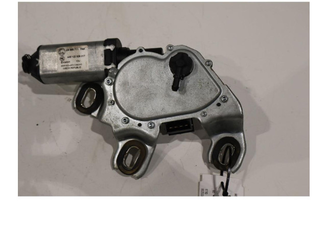 Моторчик заднего дворника IZ5955711 Skoda Octavia Mk2 (1Z)