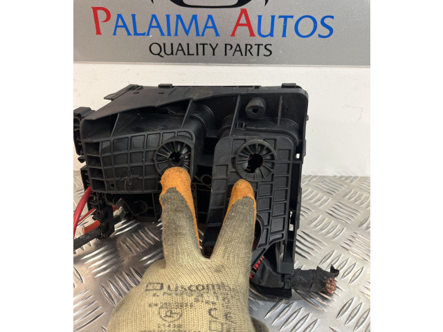 Блок предохранителей 01718130 Audi A3 S3 A3 Sportback 8P