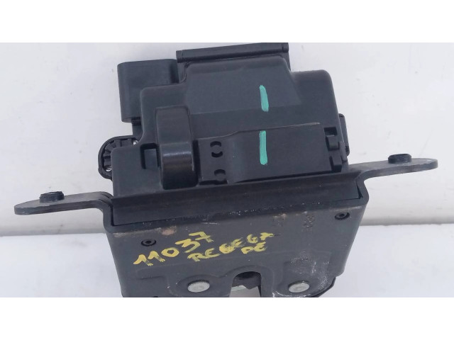 Замок задней крышки