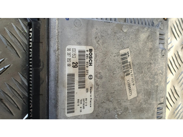 Блок управления двигателя 0281010371, 9638795280   Citroen C5