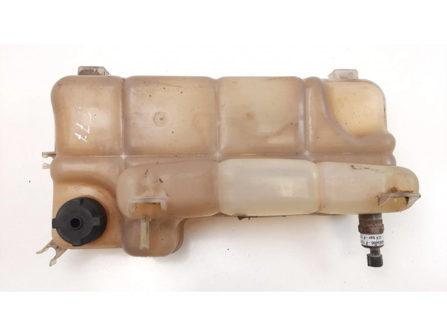 Расширительный бачок охлаждающей жидкости