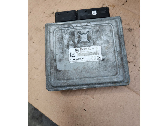 Блок управления двигателя 03F906070HH Skoda Fabia Mk2 (5J)