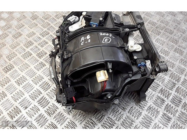 Вентилятор печки    Audi A6 S6 C6 4F