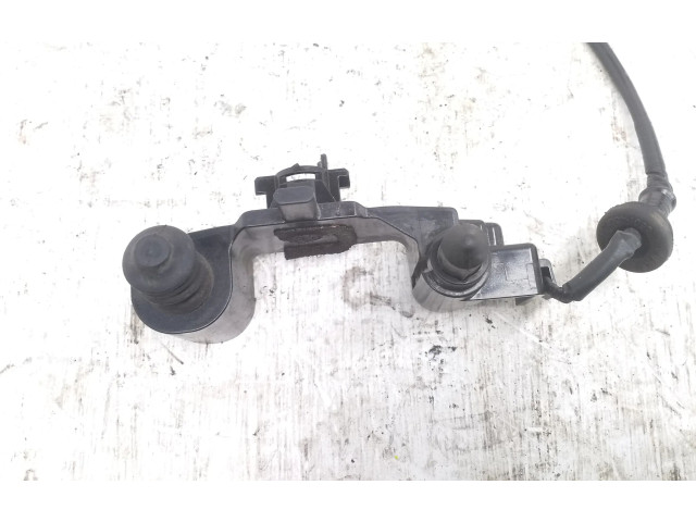 Датчик открытия / закрытия двери (крыло)     Mitsubishi Outlander 2013 - 2021 года