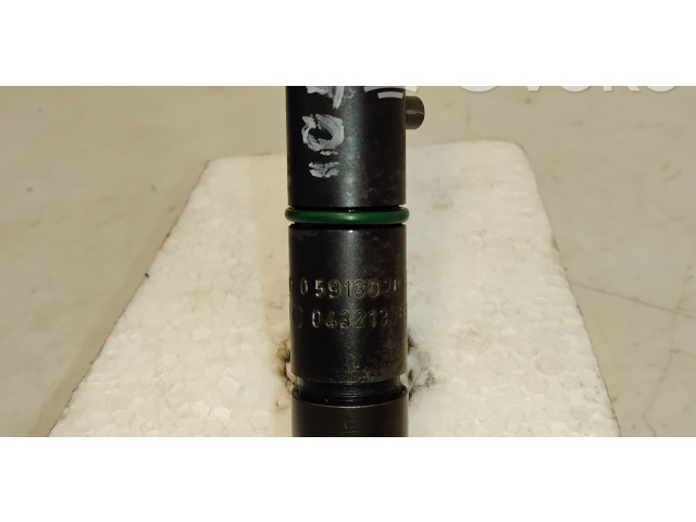 Vstřikovač 059130201E, 0432133836 Audi A4 S4 B5 8D pro naftový motor 2.5 0546