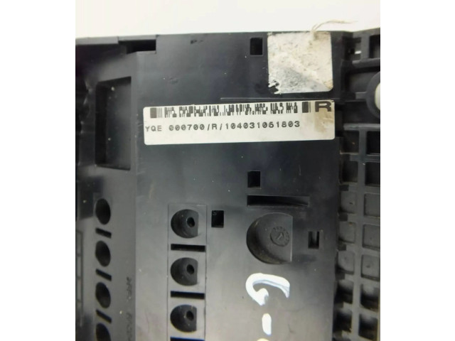 Блок предохранителей  YQE000730   Rover 25    