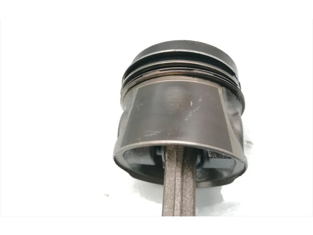  Поршень с шатуном    Volkswagen Golf Cross  