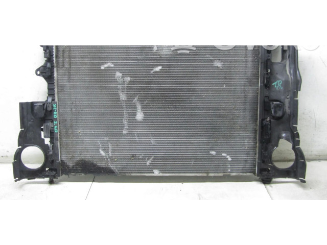 Радиатор охлаждающей жидкости    Volvo XC60  