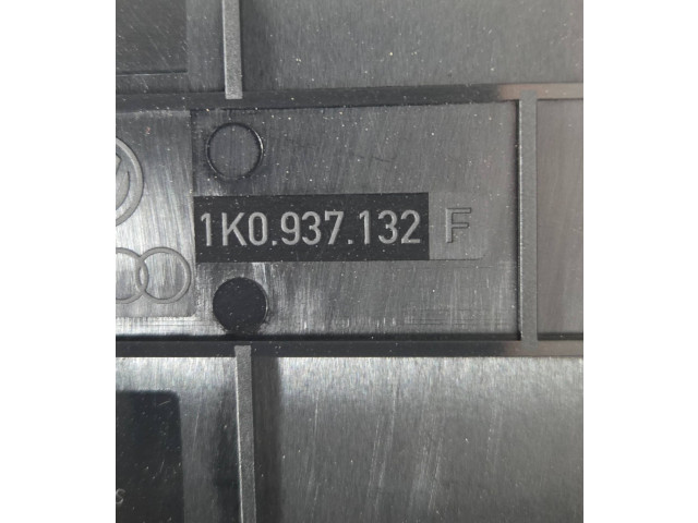 Блок предохранителей 1K0937132F Volkswagen Golf Plus