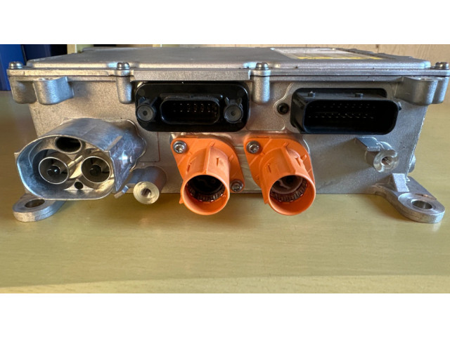 Преобразователь напряжения