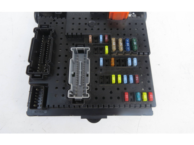 Блок предохранителей 30786646, 06W502 Volvo XC90